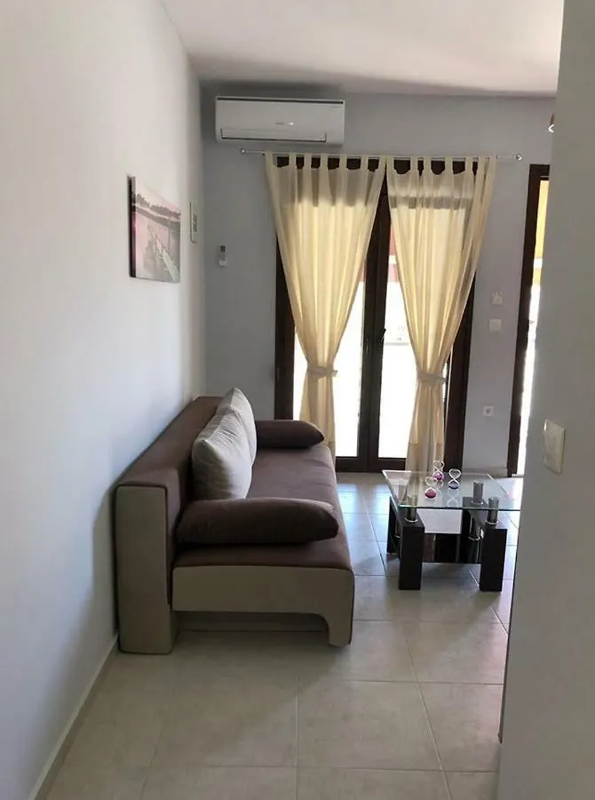Magda Apartments Nea Roda